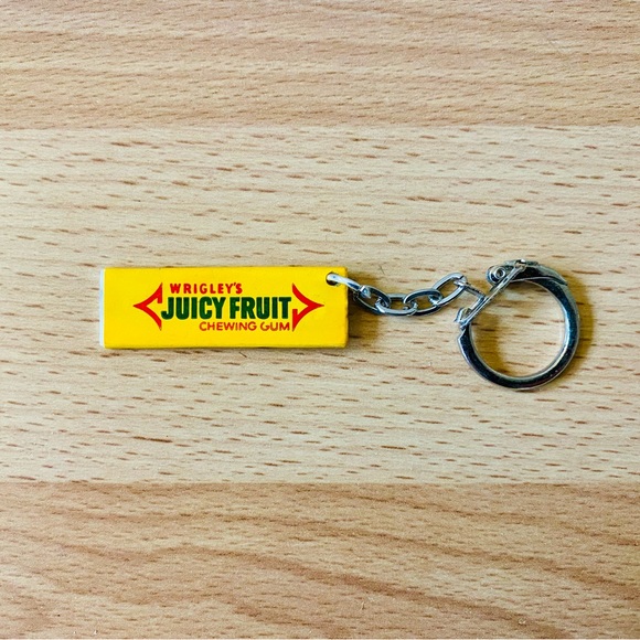1970s WRIGLEY’S JUICY FRUIT CHEWING GUM KEYCHAIN - Picture 2 of 4